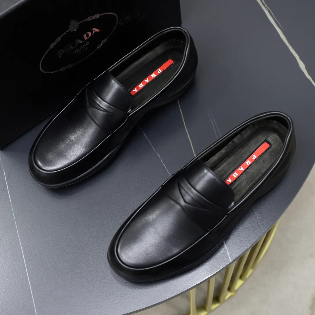 Factory price: 600💰Top original order Brand: PRADA (Prada) Standard code: Men's size 38/44 (45 can be customized) Grade: Same as the official website Material: Original cowhide surface, cowhide lining, original wear-resistant soft outsole Style category: Business casual slip-on shoes, young fashion, European and American trends, British style Color: actual picture color